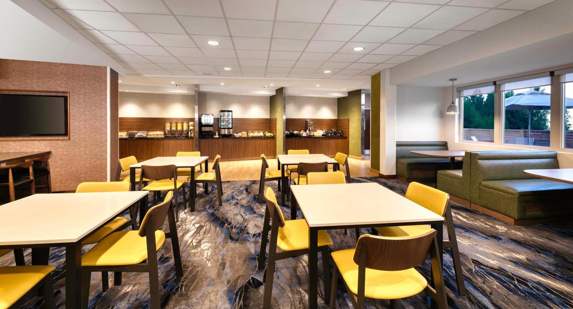 Fairfield Inn & Suites By Marriott Moncton Exteriör bild