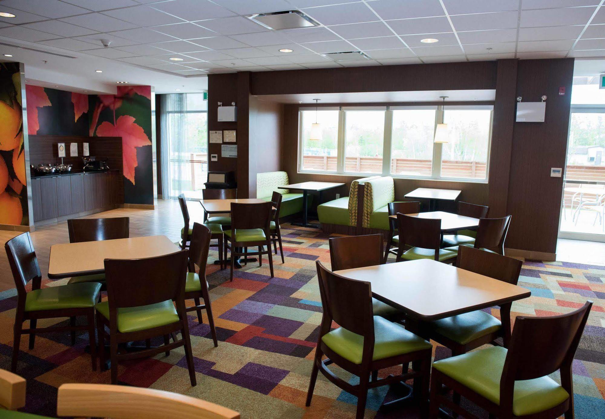 Fairfield Inn & Suites By Marriott Moncton Exteriör bild